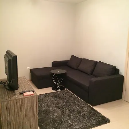 семеен далис