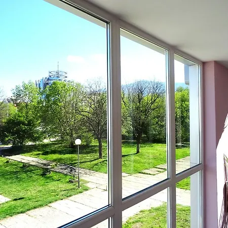 Хотел семеен далис