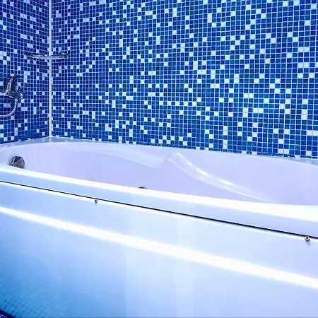 семеен далис