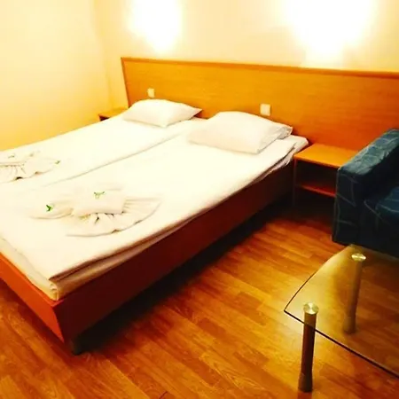 семеен далис